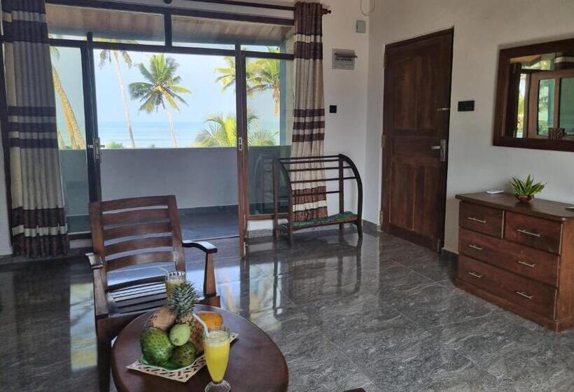 اتاق خانوادگی با چشم‌انداز دریا, Dhammika Beach Palace