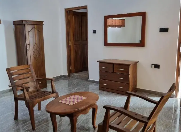 Perhehuone Merinäkymä, Dhammika Beach Palace