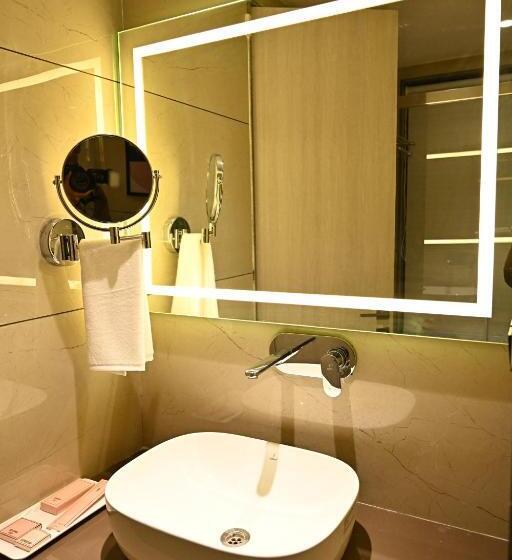 スイート, Jalsa Retreat