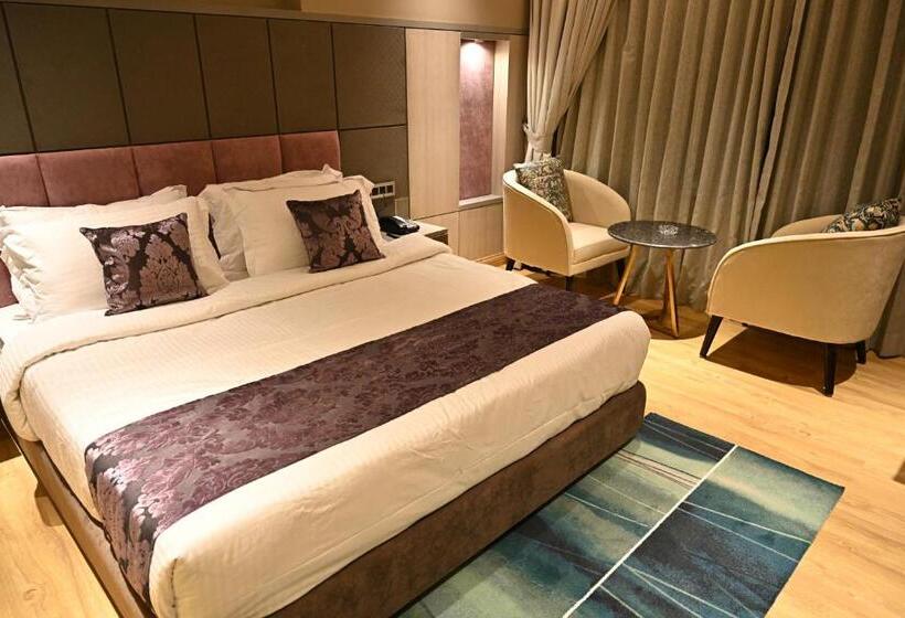 スイート, Jalsa Retreat