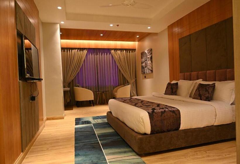 スイート, Jalsa Retreat