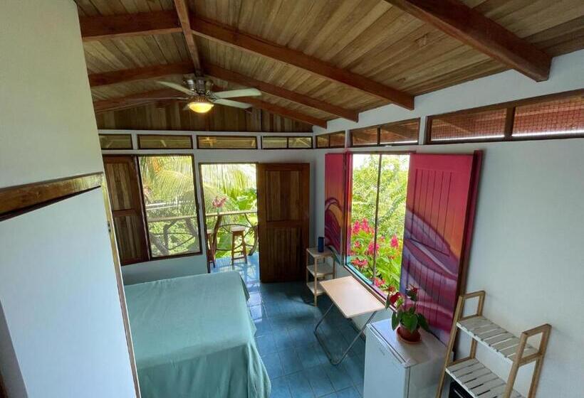 اتاق لوکس با بالکن و چشمانداز دریا, The Chorotega Arte Y Sol