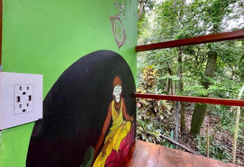 اتاق لوکس با بالکن, The Chorotega Arte Y Sol