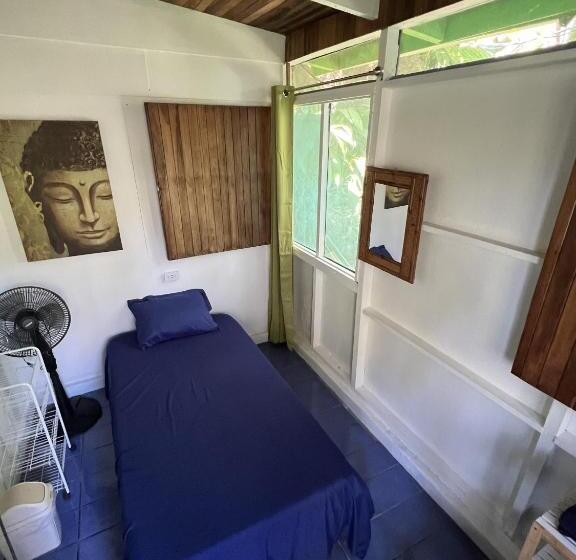 اتاق استاندارد یک تخته با سرویس بهداشتی مشترک, The Chorotega Arte Y Sol