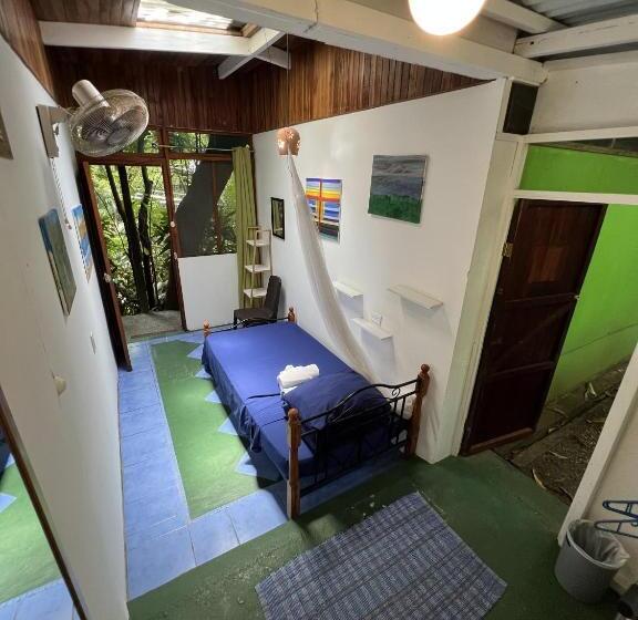 اتاق استاندارد یک تخته با سرویس بهداشتی مشترک, The Chorotega Arte Y Sol