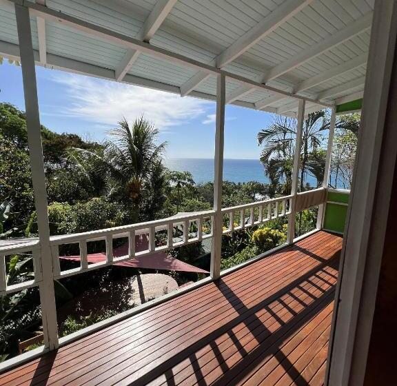 اتاق استاندارد سه تخته با سرویس بهداشتی مشترک, The Chorotega Arte Y Sol