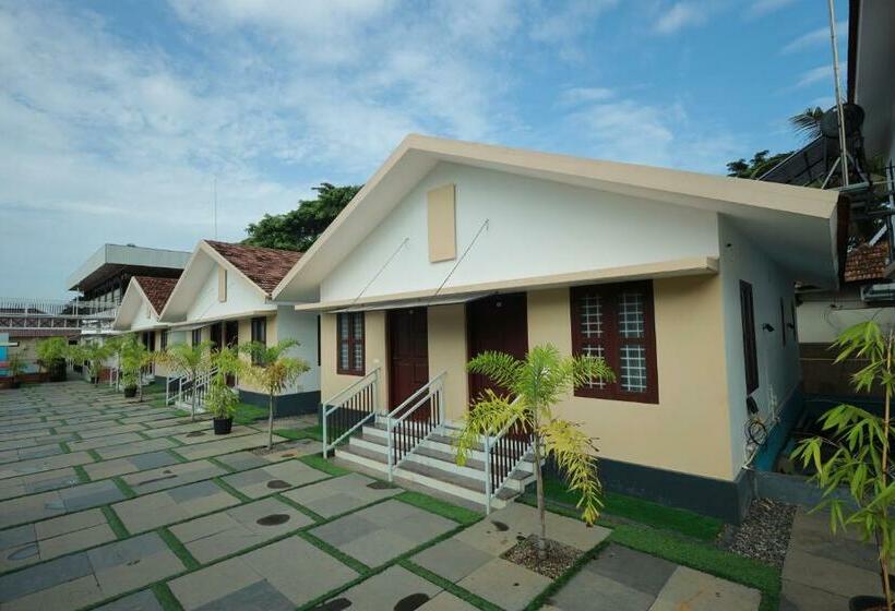 سوییت با چشم‌انداز استخر, Lakeway Resorts