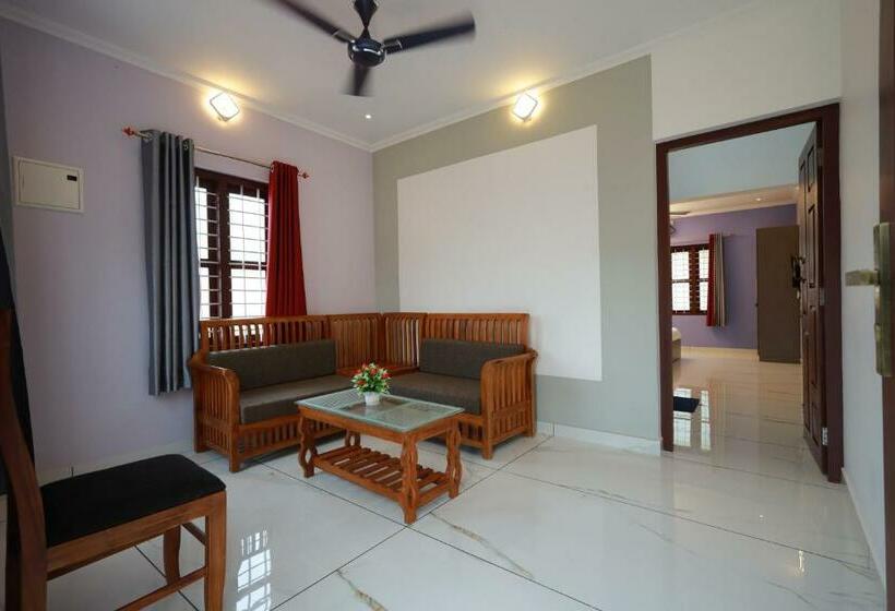 سوییت با چشم‌انداز استخر, Lakeway Resorts