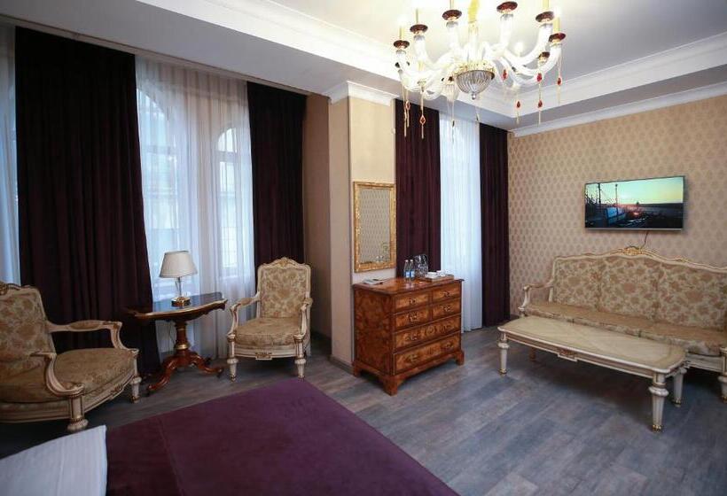 سوییت, West Inn Hotel Baku