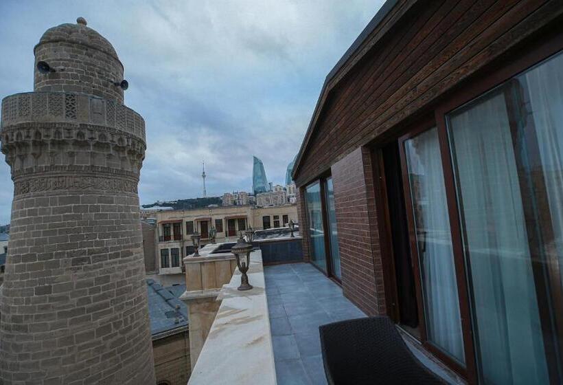 سوئیت با بالکن, West Inn Hotel Baku