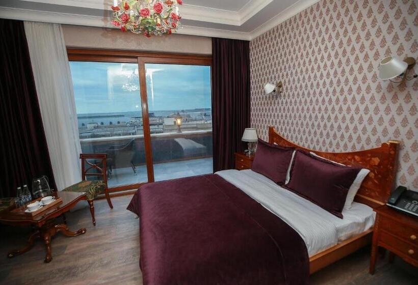 سوئیت با بالکن, West Inn Hotel Baku