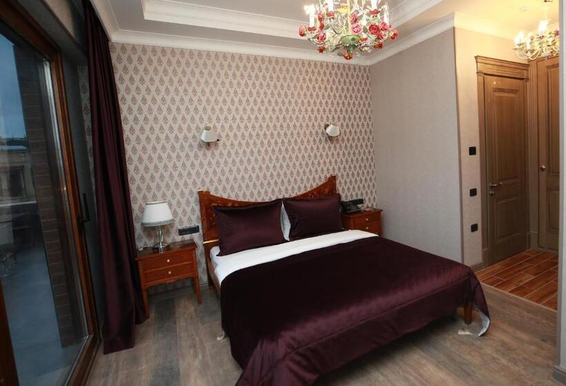 سوئیت با بالکن, West Inn Hotel Baku