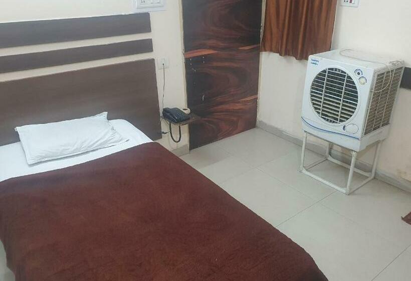 غرفة قياسية فردية, Anmol