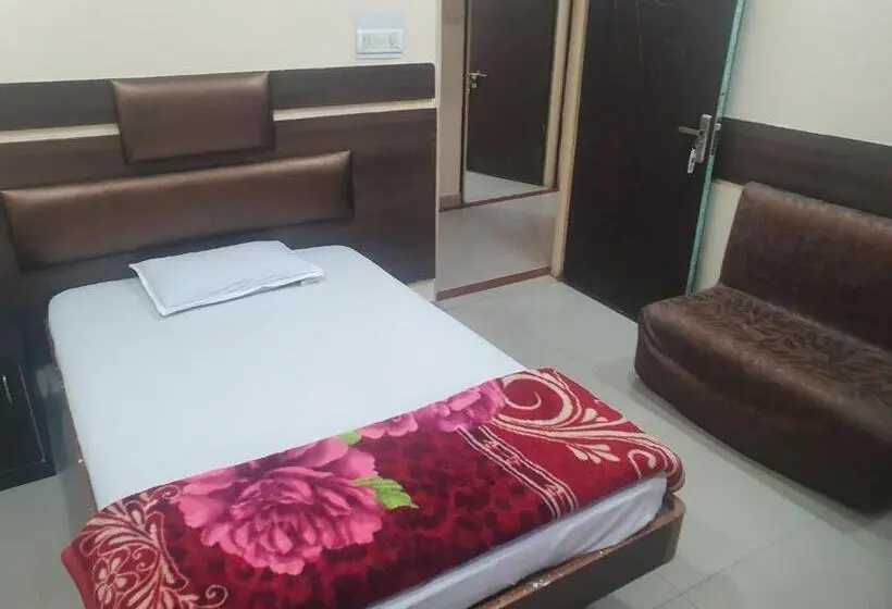 Studio Deluxe, Anmol