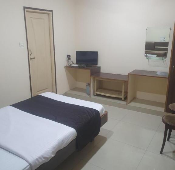 إستوديو ديلوكس, Anmol