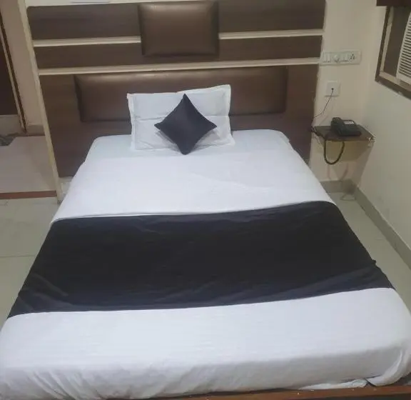 Studio Deluxe, Anmol
