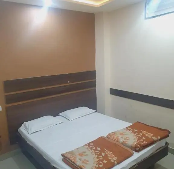 Chambre Deluxe, Anmol