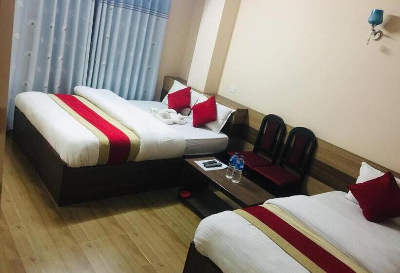 اتاق استاندارد سه نفره, Rajdhani Visit