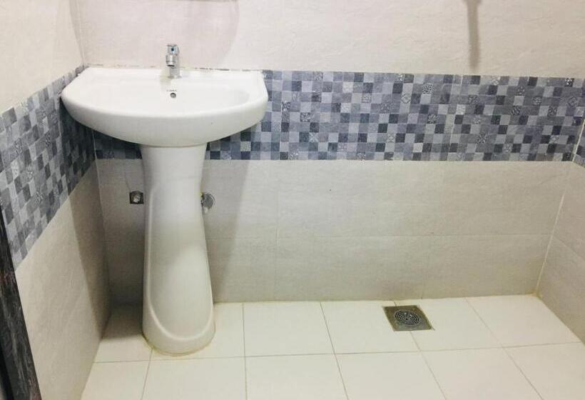 اتاق استاندارد چهار تخته, Rajdhani Visit