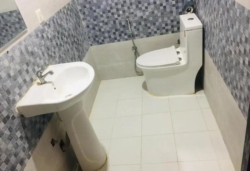 اتاق لوکس, Rajdhani Visit