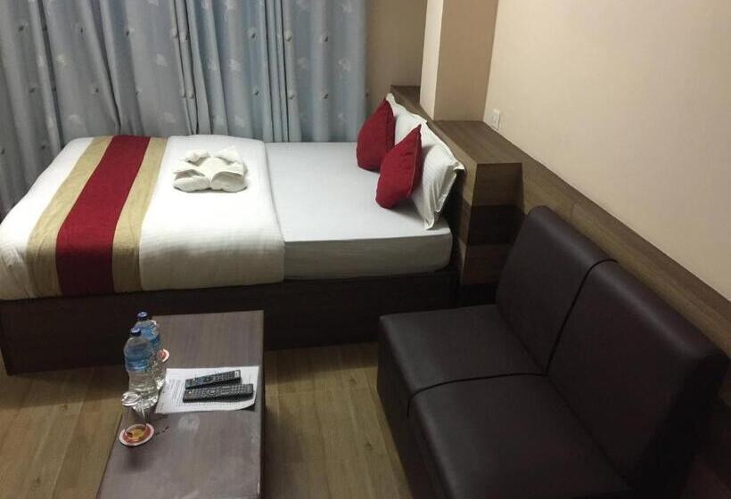 اتاق لوکس, Rajdhani Visit