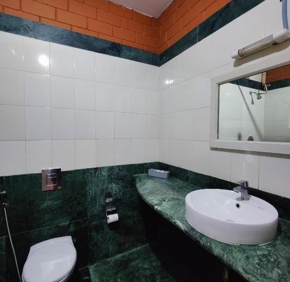اتاق لوکس با بالکن, Ibex River Resort, Pollachi