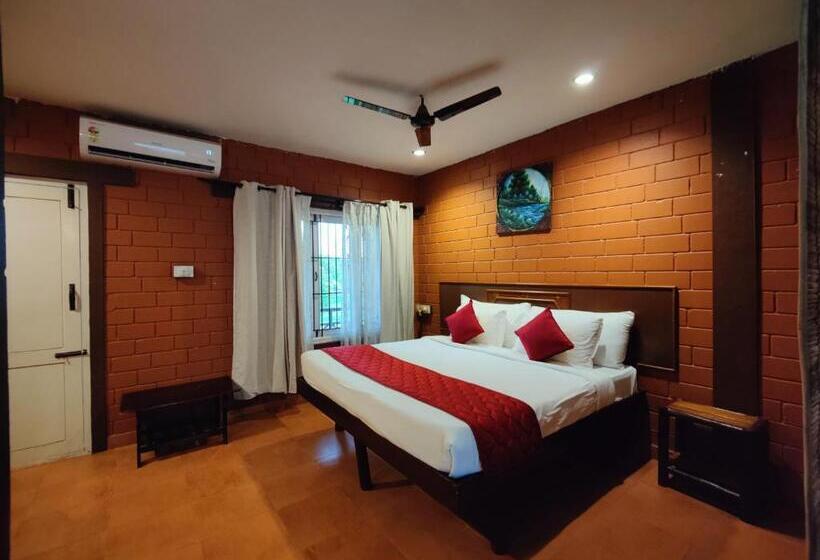 اتاق لوکس با بالکن, Ibex River Resort, Pollachi