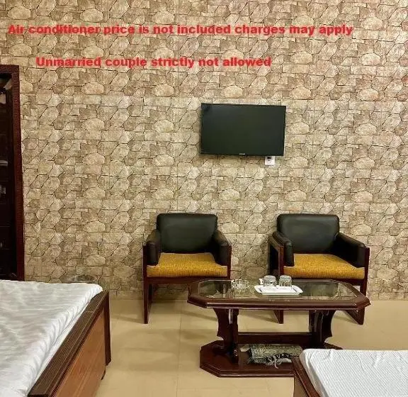 اتاق لوکس چهار تخته, Babar House
