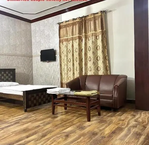 اتاق لوکس سه تخته, Babar House