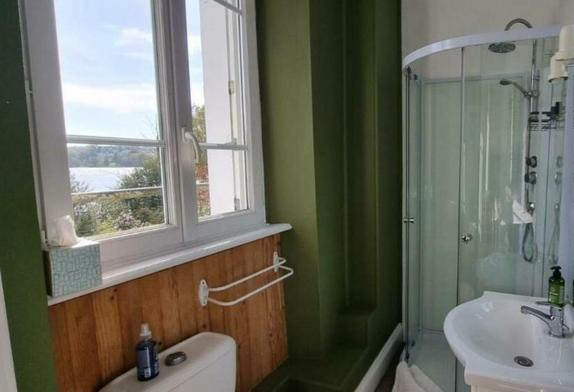 غرفة قياسية مطلّة علي البحيرة, The Place To B & B