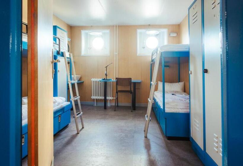 غرفة رباعية اقتصادية مع حمام مشترك, Arcona   übernachten Auf Dem Wasser   Direkt Am Bontekai