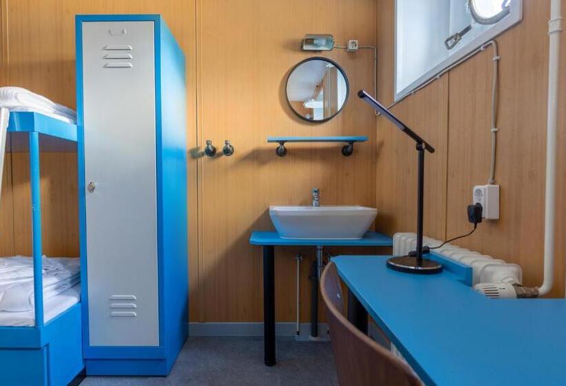 غرفة رباعية اقتصادية مع حمام مشترك, Arcona   übernachten Auf Dem Wasser   Direkt Am Bontekai