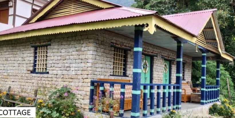 اتاق استاندارد با تخت بزرگ, Odyssey Stays Darap 2.0