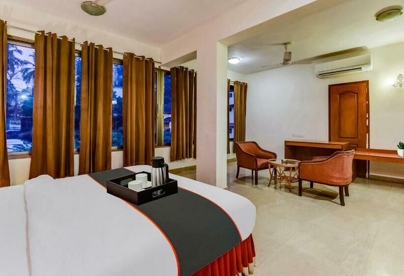 חדר קלאסי לשלושה, Collection O 703318  Sangia