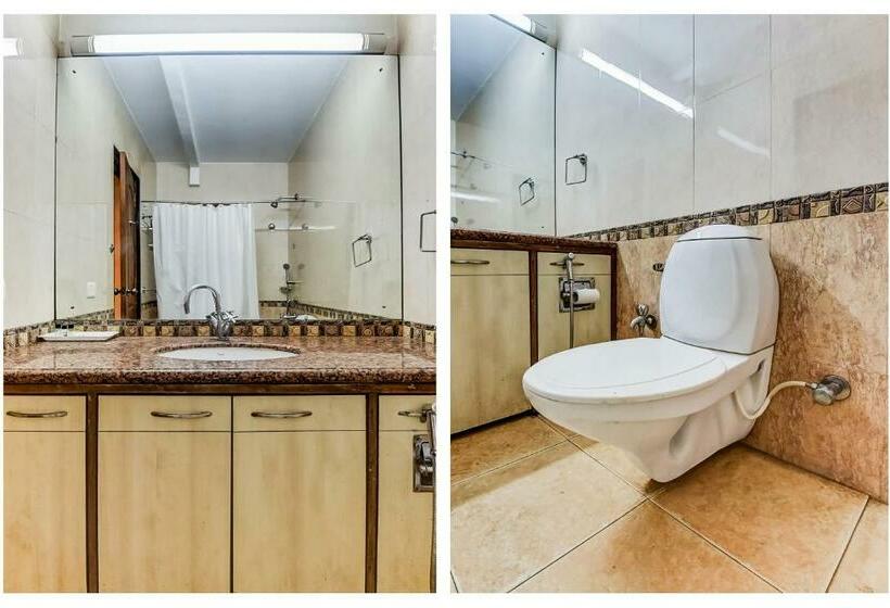 חדר קלאסי לשלושה, Collection O 703318  Sangia