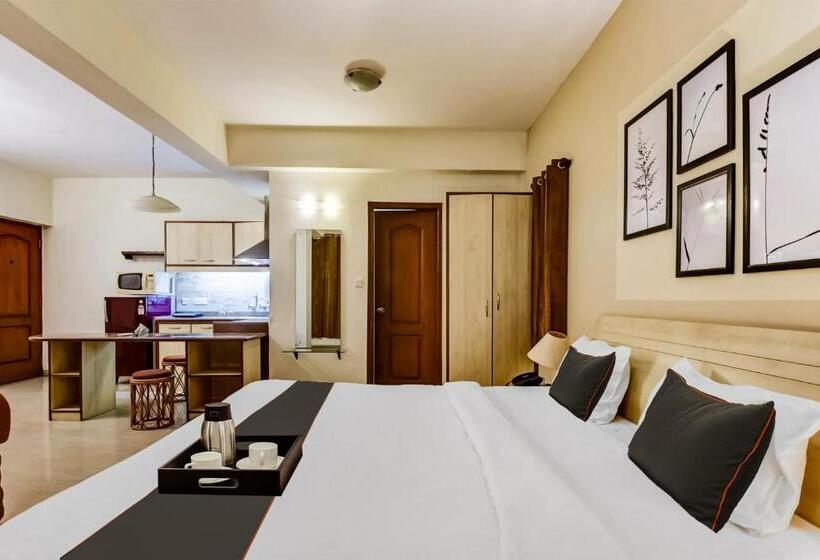 חדר קלאסי לשלושה, Collection O 703318  Sangia