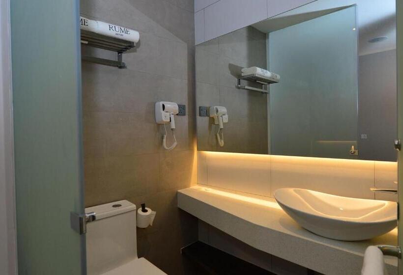 Habitació Superior, Rume