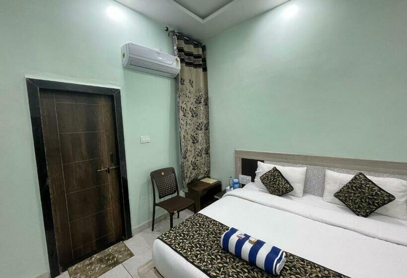 חדר דלוקס, Teertham