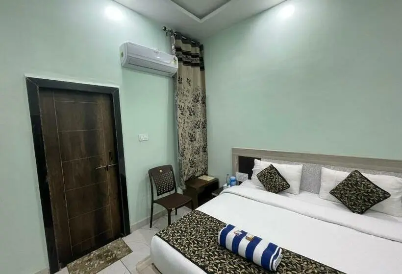Deluxe Zimmer, Teertham