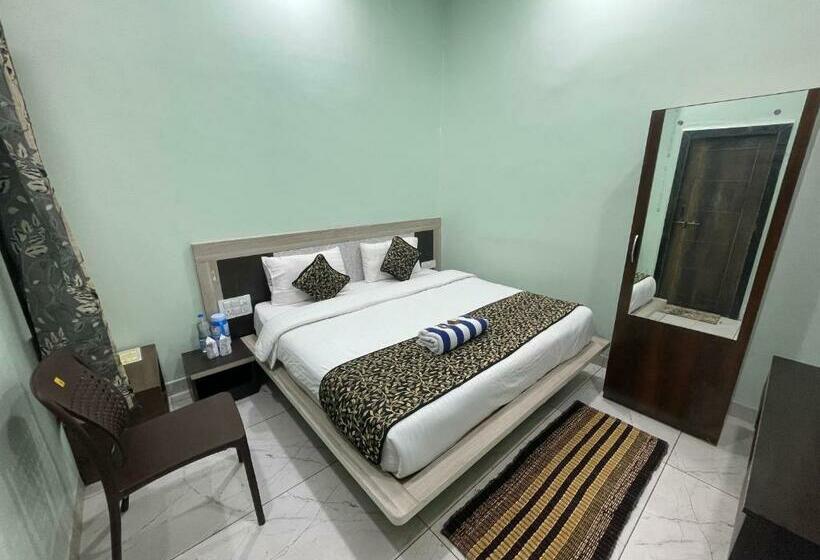 חדר דלוקס, Teertham