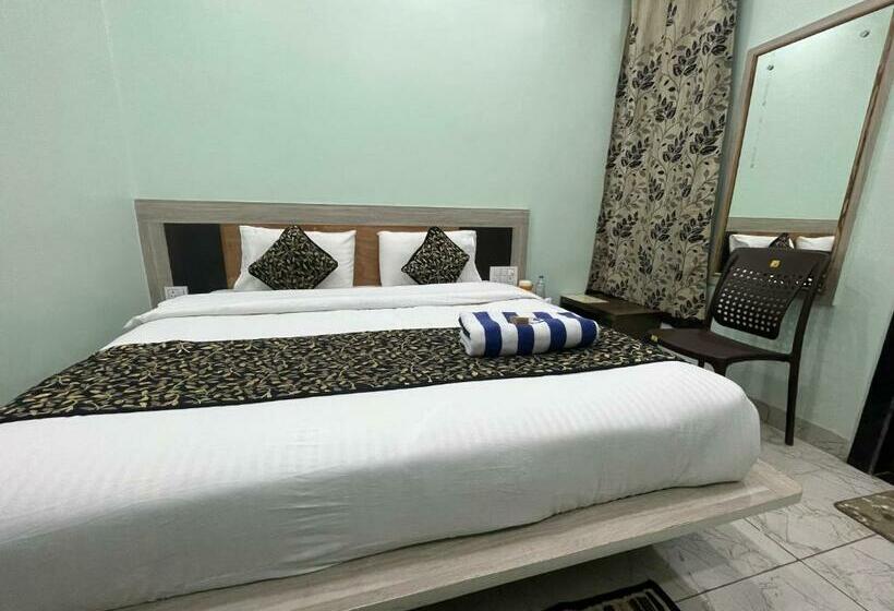 חדר דלוקס, Teertham