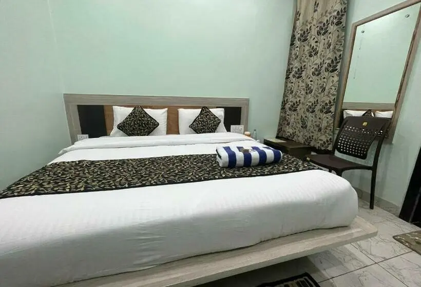 Deluxe Zimmer, Teertham