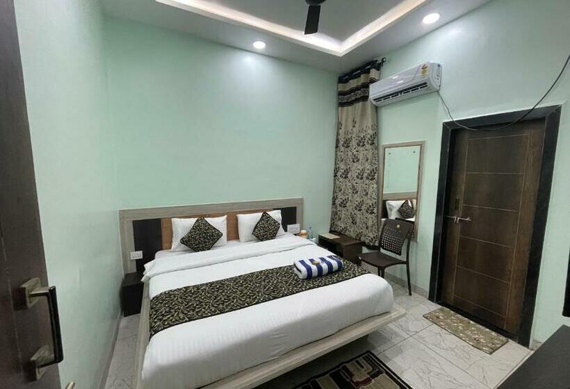 חדר דלוקס, Teertham