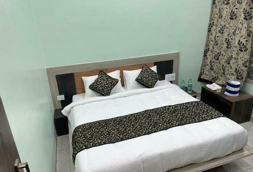 חדר דלוקס, Teertham