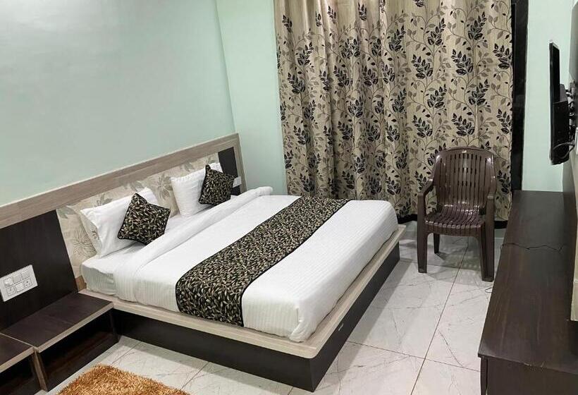 חדר משפחתי דלוקס, Teertham