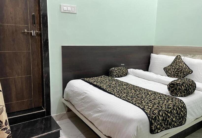 חדר דלוקס יחיד, Teertham