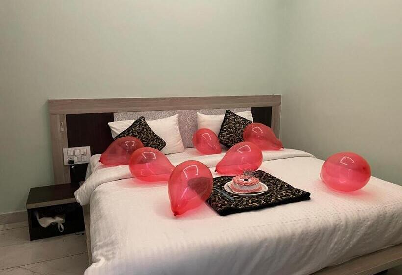 חדר דלוקס, Teertham