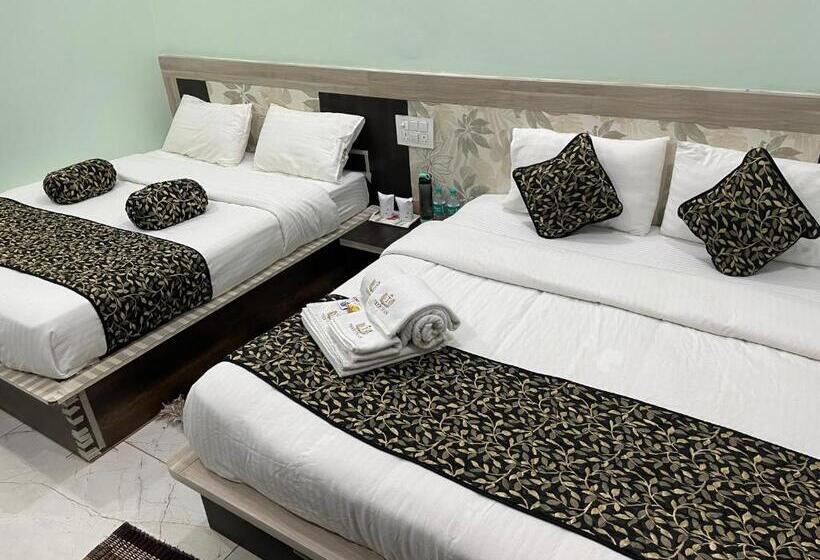 חדר אקזקיוטיב, Teertham