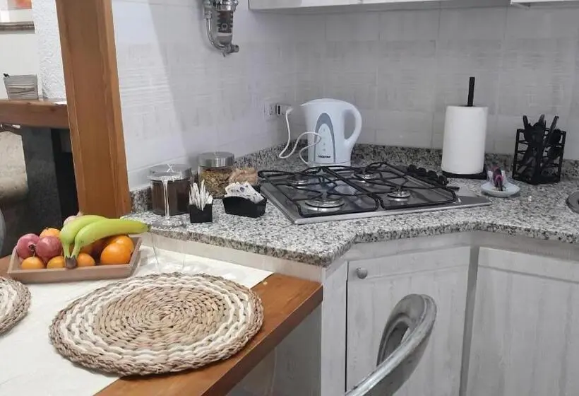 Deluxe Yhden Hengen Huone, Lo Sciuro