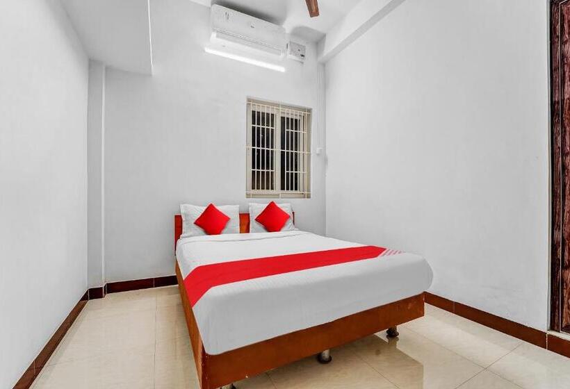 Chambre Triple Classique, Flagship Hotel Crown Tower